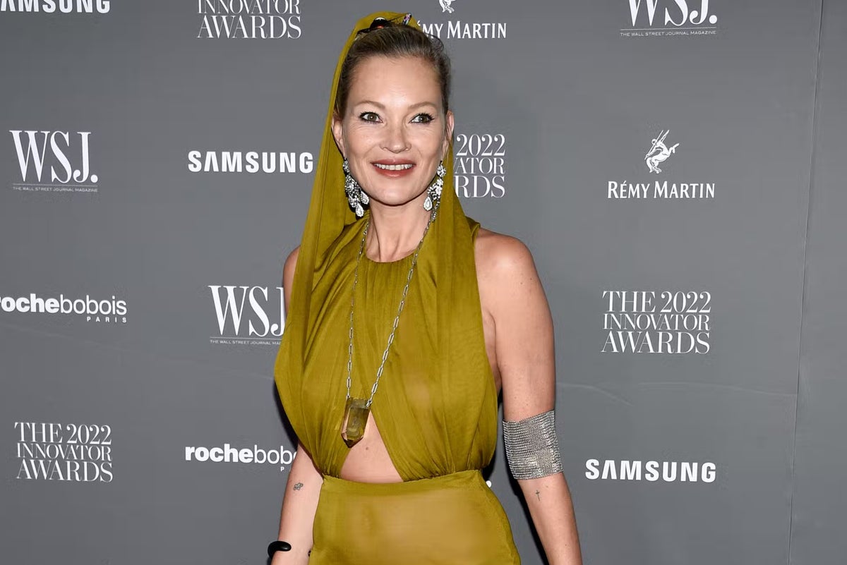 Kate Moss Slurs And Stumbles At The Wall Street Journal Awards Ceremony